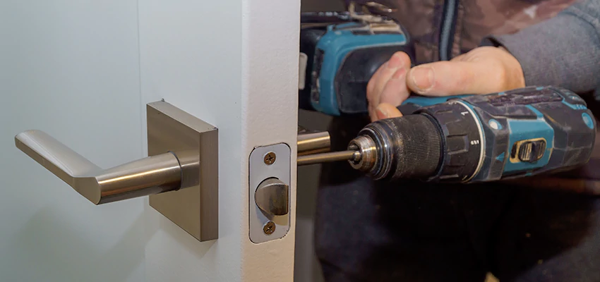 Broken Door Handle Lock Repair in Edwardsville, Illinois